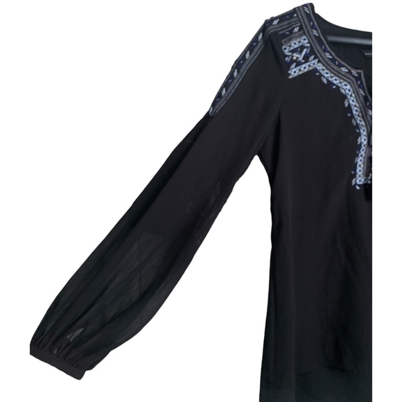 White House Black Market Women's Top Size 4 Black Shirt Embroidered Design - Picture 6 of 7